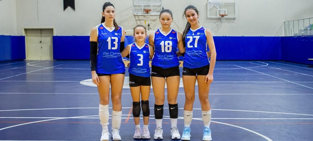 VOLEYBOLDA 9 YAŞINDA REKOR KIRDI